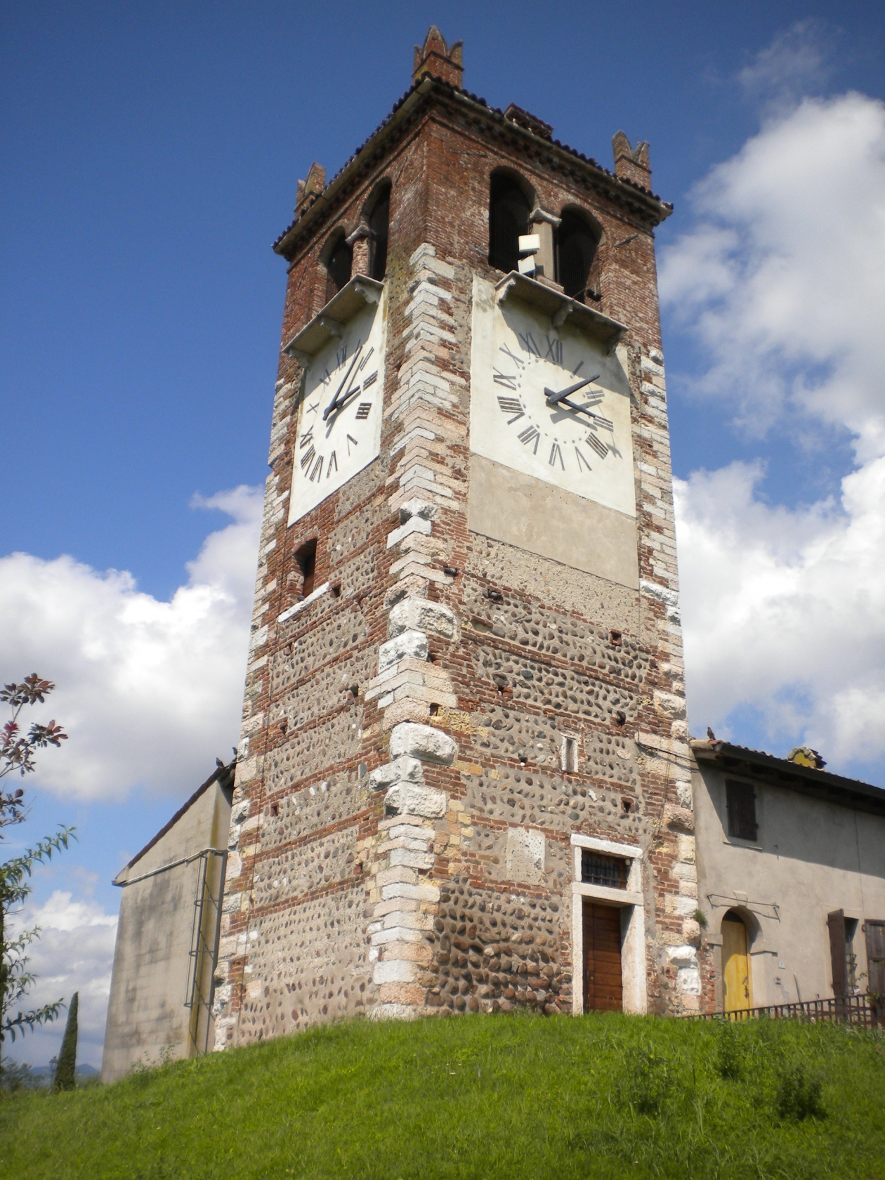 The Scaliger Tower of Palazzolo - Terre del Custoza