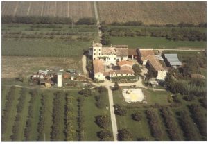 Palazzolo di Sona (Verona - Italia) - La Corte Valmarone vista dall'alto