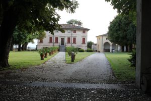 villa dalla vecchia panoramica